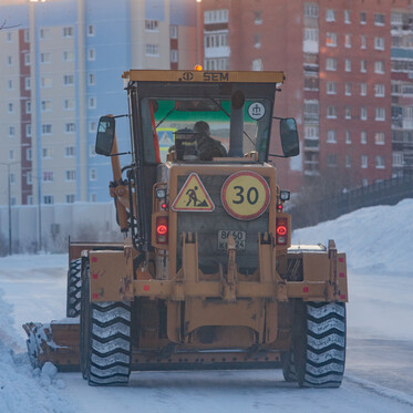 В Норильске продолжаются работы по зимнему содержанию улично-дорожной сети 