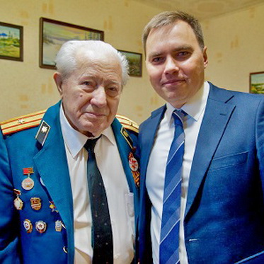 Глава города поздравил Дмитрия Коноплю с Днем рождения