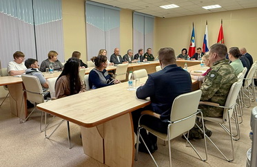 В Молодёжном центре состоялась встреча с участниками специальной военной операции и их близкими