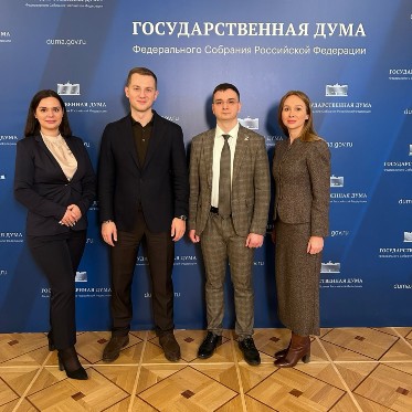 Молодым – везде у нас дорога