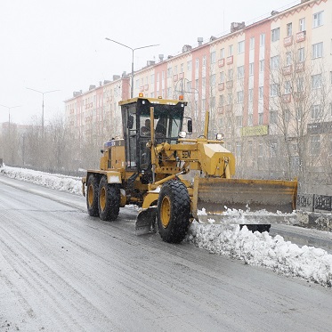В Норильске оперативно провели очистку улично-дорожной сети от снега