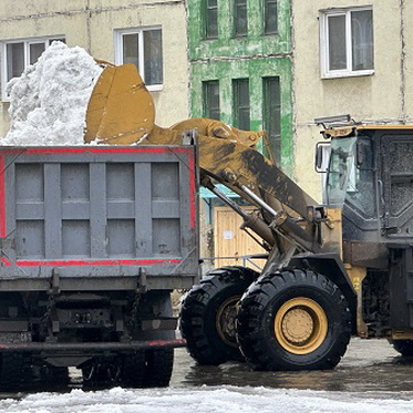 С начала года из дворов Норильска вывезли более 580 тысяч кубометров снега