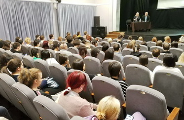 Встреча студентов с организаторами и участниками гуманитарной миссии в зоне проведения специальной военной операции