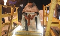 В Норильске прошли традиционные крещенские купания